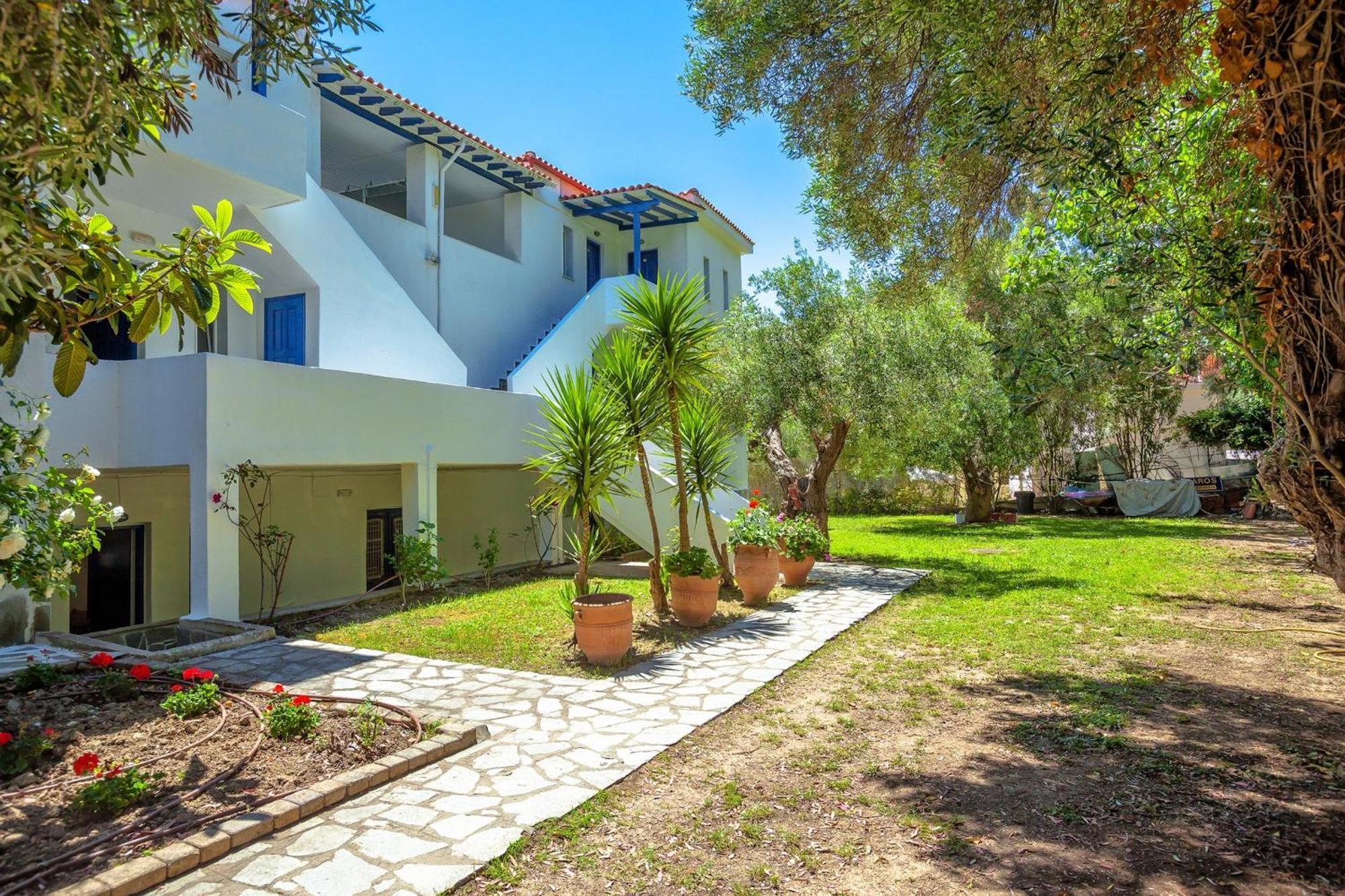 Xenios Faros Apartments Possidi Extérieur photo